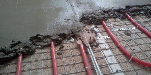 Jak správně vyplnit teplou podlahu: způsoby, jak vyplnit vodní podlahu